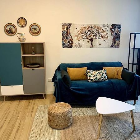 Appartamento Con Terrazzo Sui Tetti Milanesi Екстериор снимка