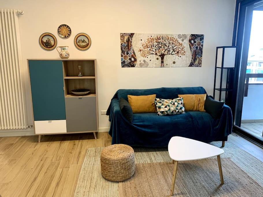 Appartamento Con Terrazzo Sui Tetti Milanesi Екстериор снимка